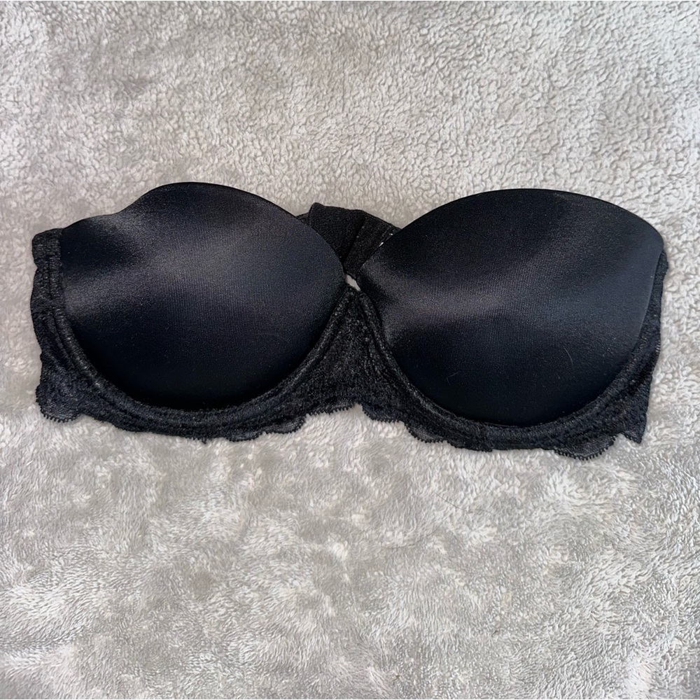 VS strapless bra. Worn a few times.